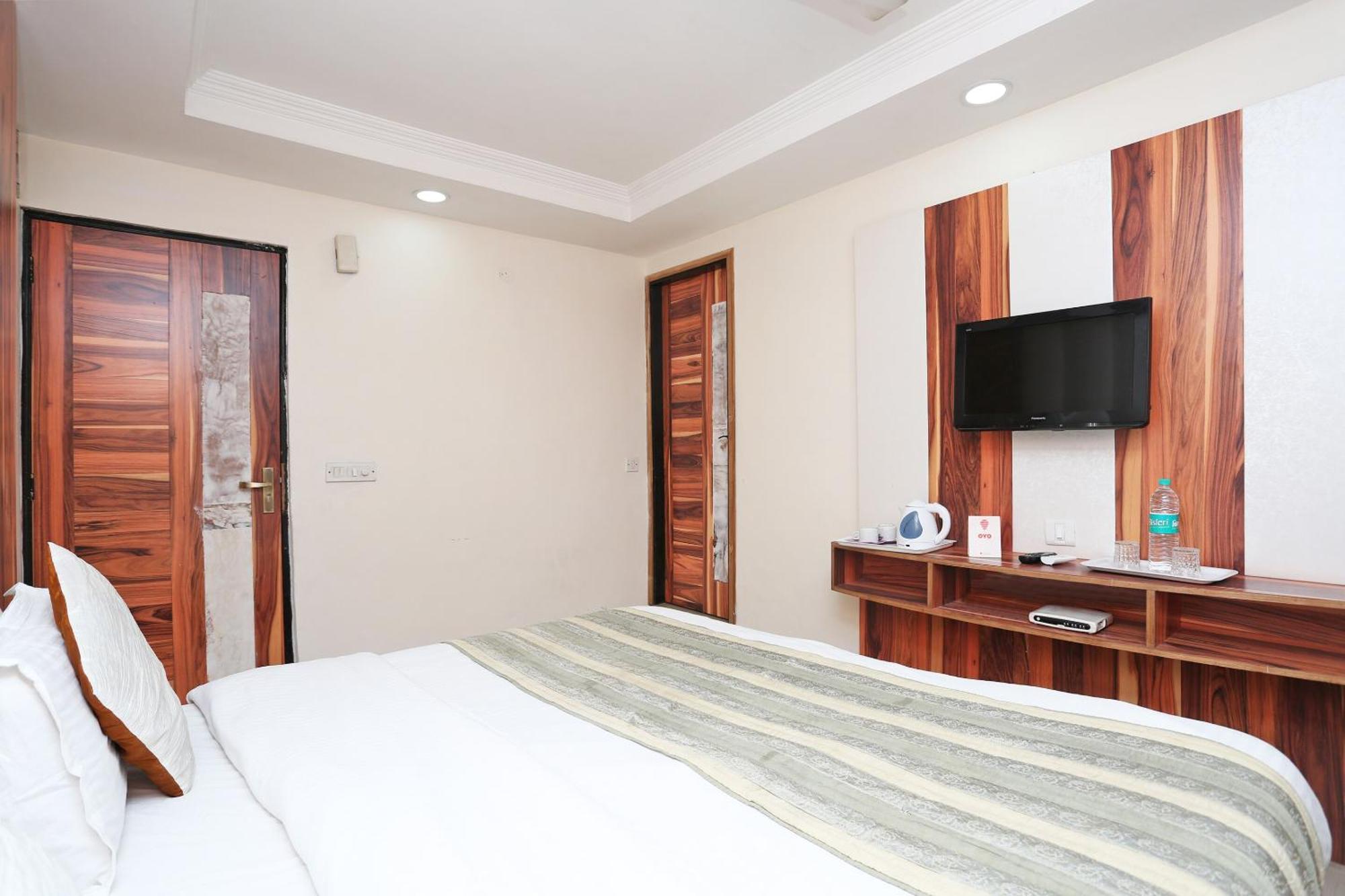 Oyo Flagship Hotel F Five Neu-Delhi Exterior foto