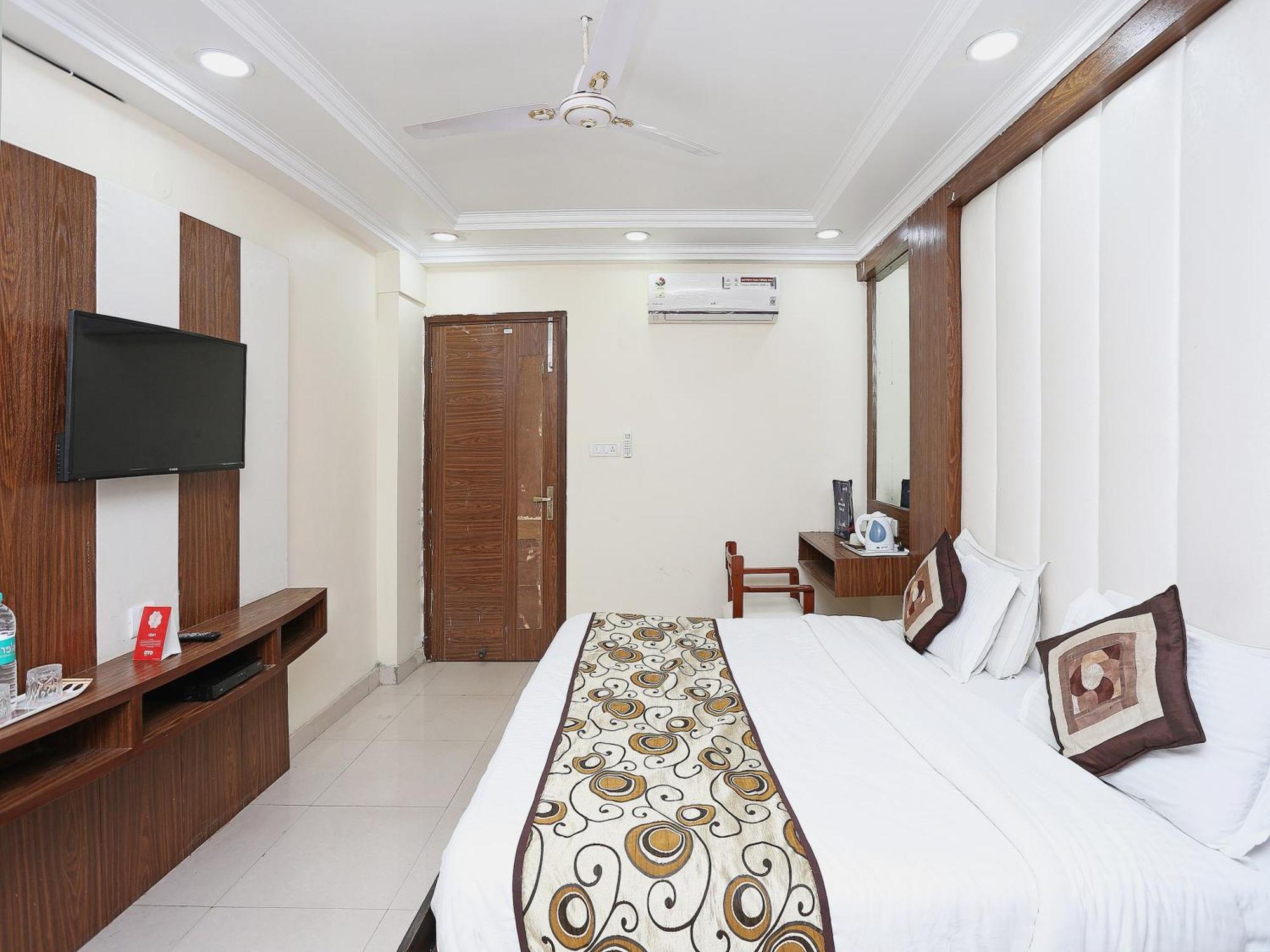 Oyo Flagship Hotel F Five Neu-Delhi Exterior foto